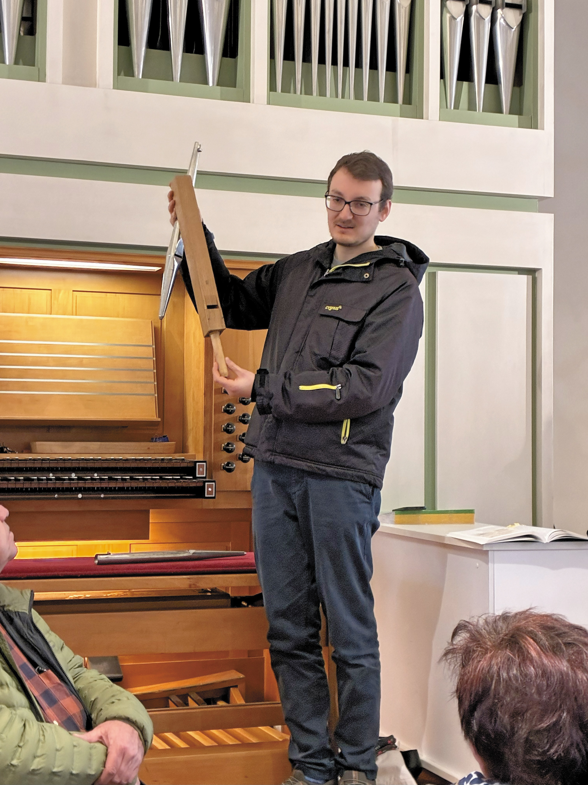 Alexander Ulmer lud zur Orgelführung. / Pfarre Nenzing Alexander Ulmer lud zur Orgelführung.